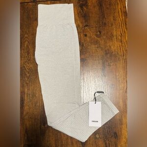 NWT Gymshark Women's Light Gray Leggings